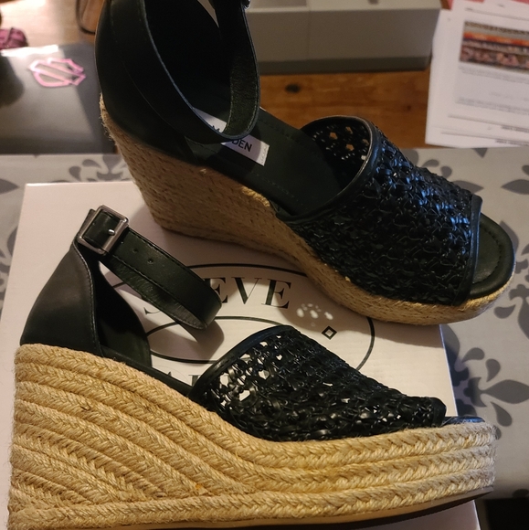 Steve Madden Wedge Sandals - Picture 3 of 5